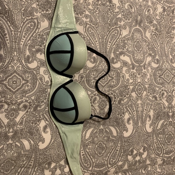 Victoria’s Secret Bikini - Picture 1 of 2